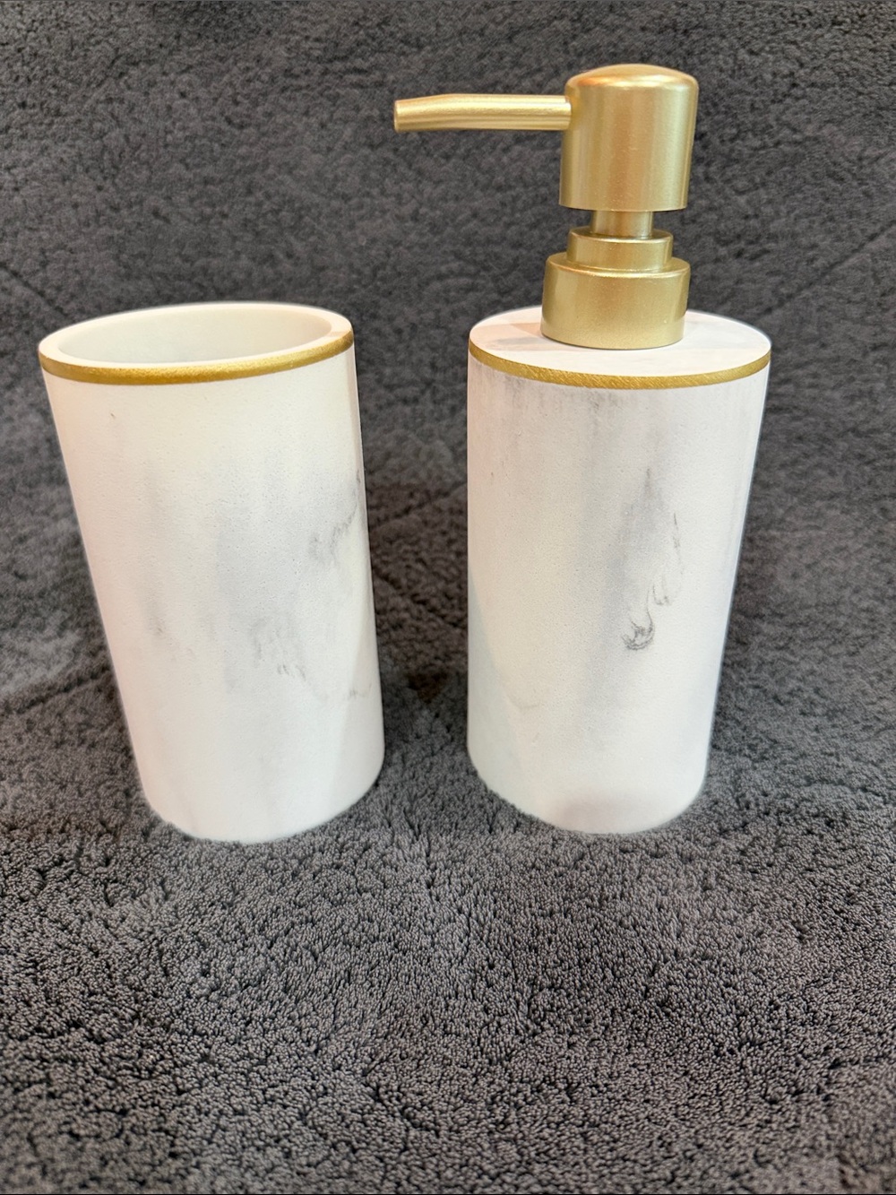 SUNDAY CITIZEN Resin Bath Set - White Marble Look with Gold Accents